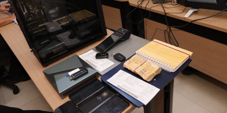 Ao todo, foram cumpridos cinco mandados de busca domiciliar, sendo três em São Paulo e dois no Tocantins