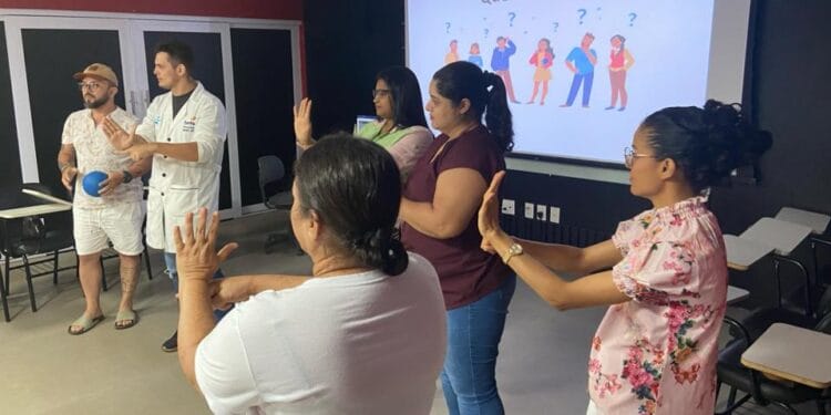 Profissionais da SES-TO iniciam curso de libras