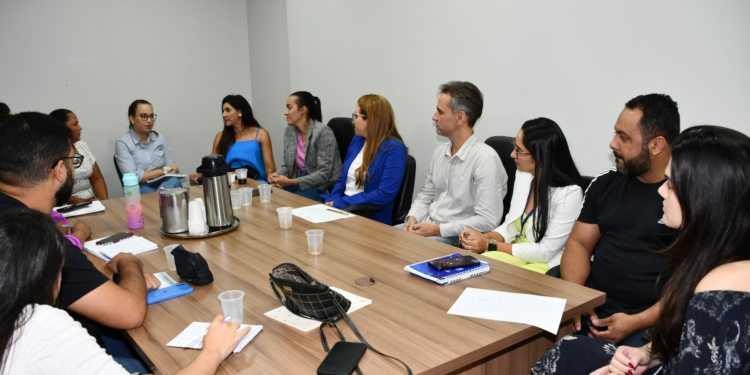 Governo do Tocantins fecha parceria com município de Palmas para atendimento dos pacientes com deficiência intelectual