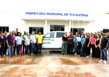 Prefeito de Tocantínia entrega caminhonete para Assistência Social, fruto de emenda parlamentar