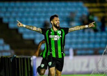 Athletico anuncia o atacante Mastriani como novo reforço