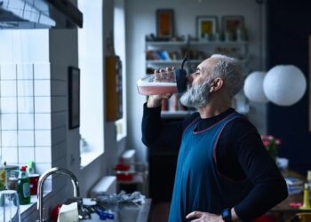 Longevidade: 5 suplementos que podem auxiliar a envelhecer com saúde