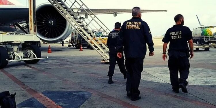 PF prende cinco brasileiros foragidos nos EUA com nomes em lista da Interpol