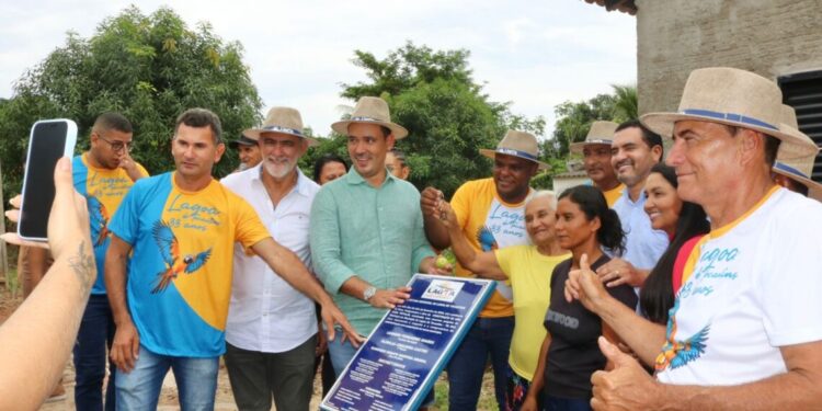 Deputado Amélio celebra 33 anos de Lagoa do Tocantins e participa de entregas para o município