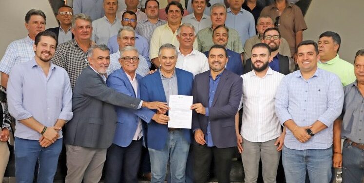 Amélio Cayres frisa importância das feiras agropecuárias para o Tocantins em reunião com Governo e sindicatos