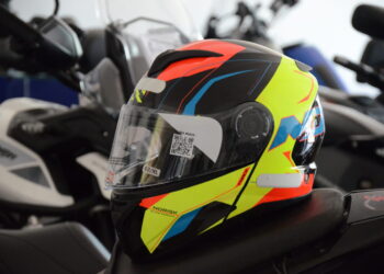 Capacete tem validade? Detran esclarece dúvidas sobre o uso desse item de segurança