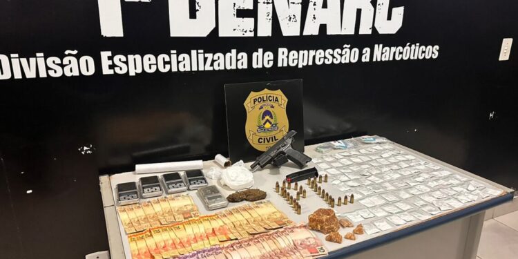 Operação da Polícia Civil prende três homens suspeitos de tráfico no Jardim Aureny III