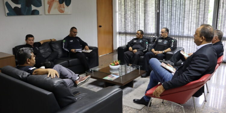 Unidade Penal de Tocantinópolis lança livros com a literatura de cordel escritos por presos