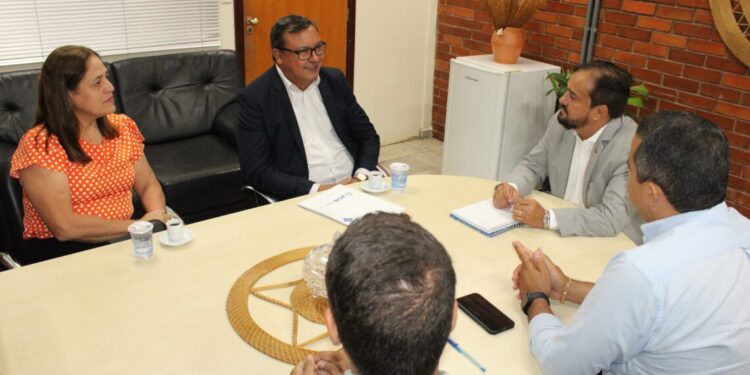 Em reunião na Sics, o representante da ACIG, Jair Sakai, apresentou mais detalhes do projeto. Em 2023, a Feira contou com mais de 30 expositores de diversas áreas de atuação