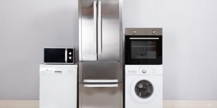 Procon Tocantins orienta consumidores com equipamentos danificados por oscilações na queda de energia