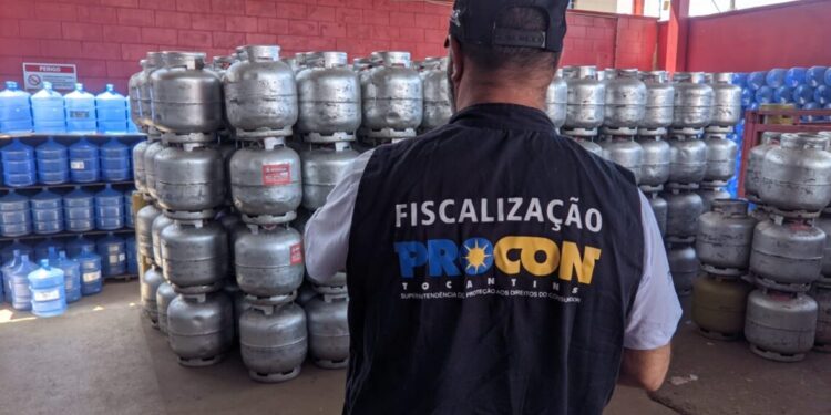 Procon Tocantins divulga pesquisa de preço do gás de cozinha em 12 cidades do Estado.