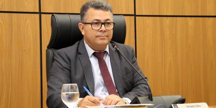 Vereador Folha solicita manutenção da iluminação pública para várias quadras da região Norte de Palmas