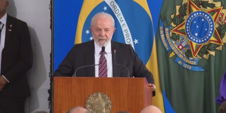 Em posse, Lula diz que Lewandowski não precisa ter compromisso com membros levados por Dino: “Sua equipe é você que monta”