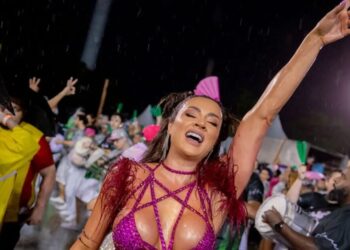 Juju Salimeni revela ter adiado sonho de engravidar para voltar ao Carnaval