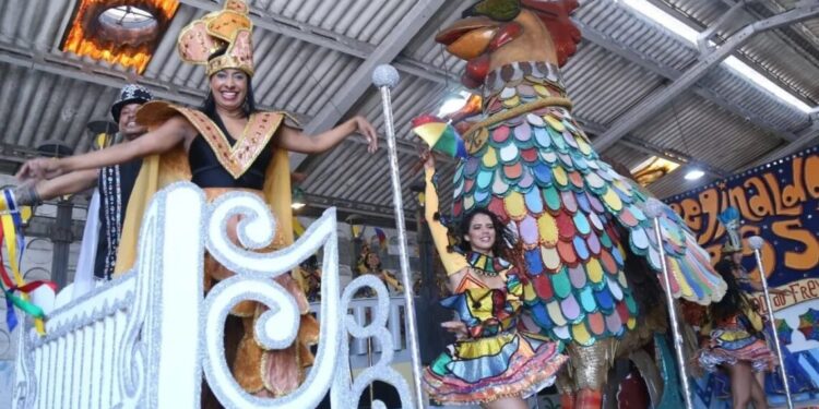 Galo da Madrugada: veja curiosidades do maior bloco de carnaval do mundo