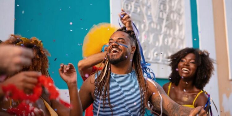 Carnaval: veja 5 dicas para preparar o corpo para a folia