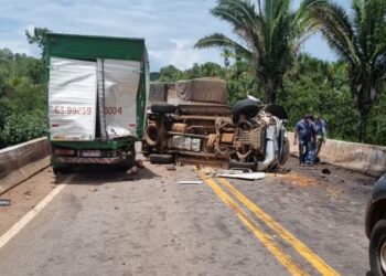 Engavetamento com carros e caminhões mata funcionário que trabalhava para fechar cratera na rodovia