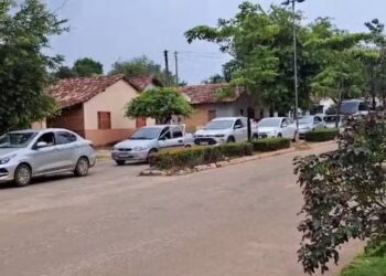 Estrada fica congestionada após acidente entre caminhões e carros que deixou uma pessoa morta e feridos