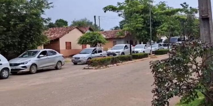 Estrada fica congestionada após acidente entre caminhões e carros que deixou uma pessoa morta e feridos