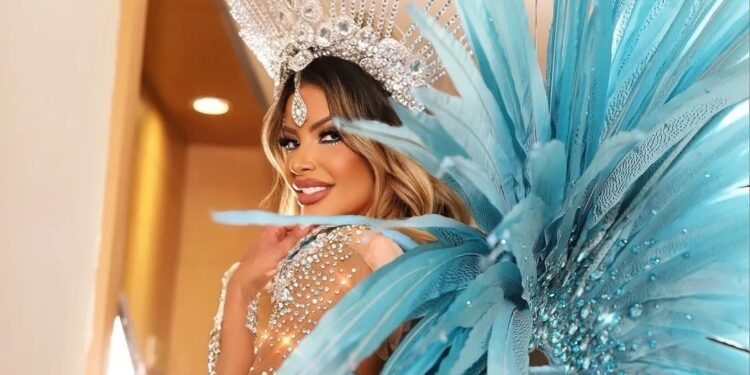 Modelo com título de “mulher perfeita” desfila pela Acadêmicos do Tatuapé