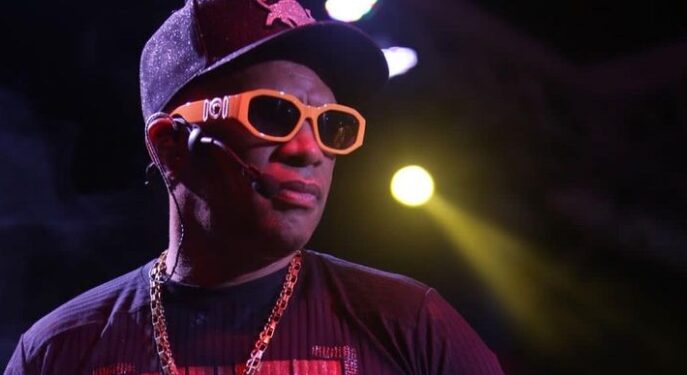 Integrantes do grupo Revelação são assaltados no Carnaval de Salvador; músico é esfaqueado