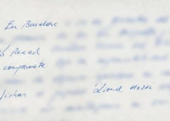 Guardanapo com 1º contrato de Messi no Barcelona vai a leilão; veja valores