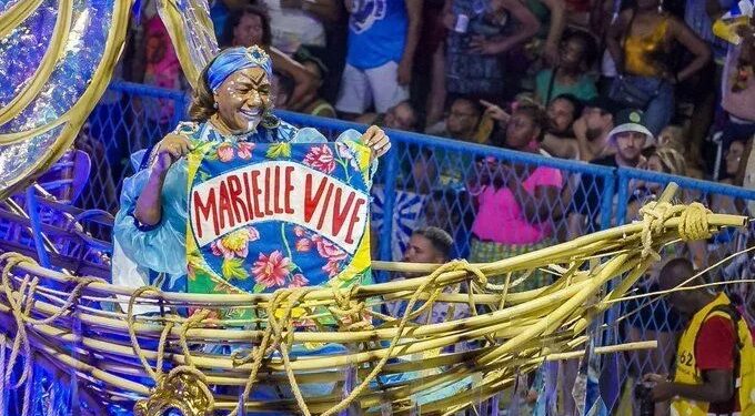 “Emoção”, diz Anielle Franco sobre homenagem a Marielle em desfile da Portela