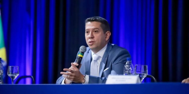 AGU exonera servidor de cargo de direção que participou de reunião com Bolsonaro