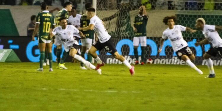 Com dois a menos, Corinthians arranca empate com o Palmeiras na Arena Barueri