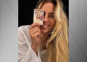 Carolina Dieckmann se despede da TV Globo: “Hora de dar meu 1º voo sozinha”