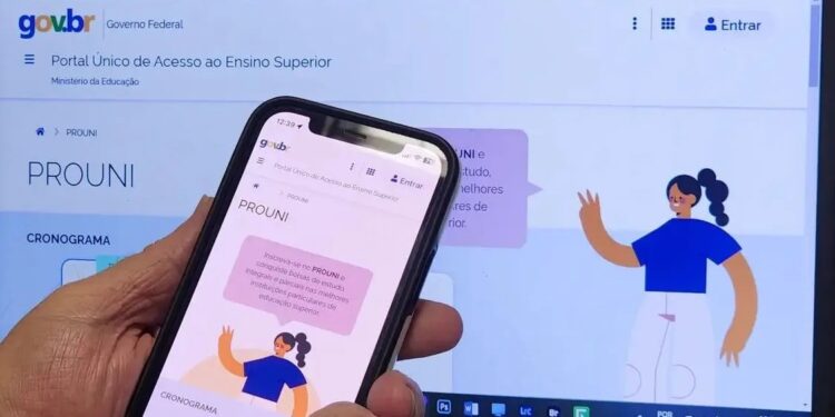 Prouni: prazo para comprovar dados termina nesta terça-feira
