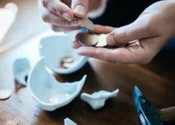 Inadimplência das famílias é a menor em quase dois anos, diz CNC