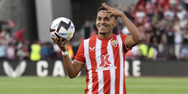 Palmeiras acerta a contratação de Lázaro, ex-Flamengo, por uma temporada