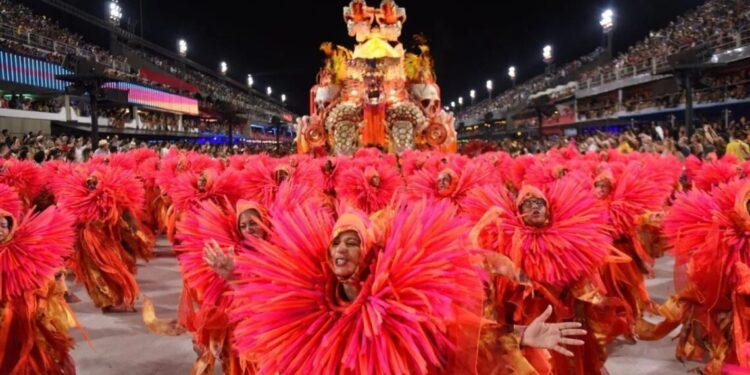 Carnaval 2024: Descubra quais são as maiores escolas de samba campeãs do RJ