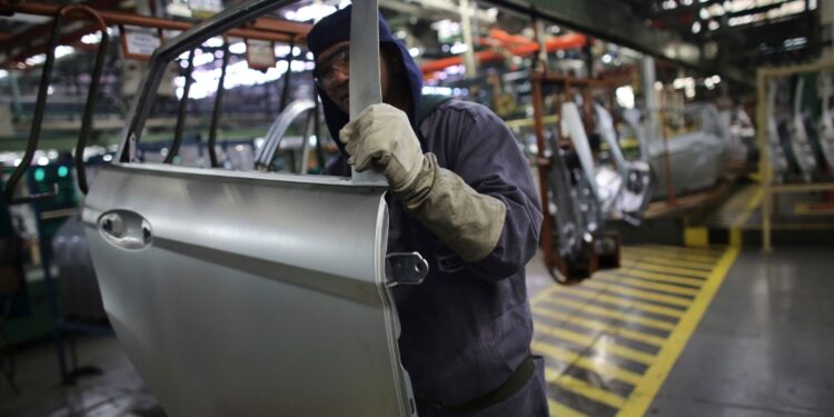 Montadoras vão investir R$ 41 bilhões no Brasil até 2032, diz governo