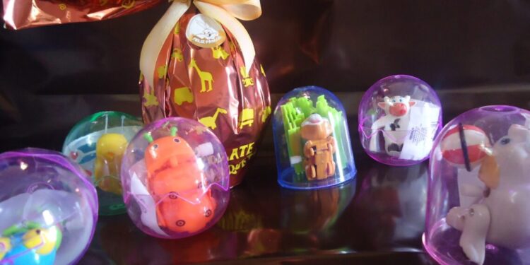 Equipe técnica da Agência de Metrologia fiscaliza ovos de Páscoa no comércio