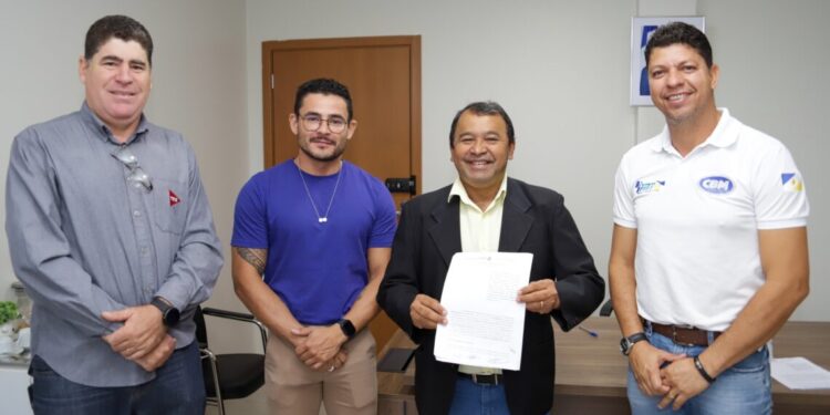 Visando o fortalecimento do motocross em Araguaína, Governo do Tocantins assina Acordo de Cooperação Técnica com a Federação de Motociclismo