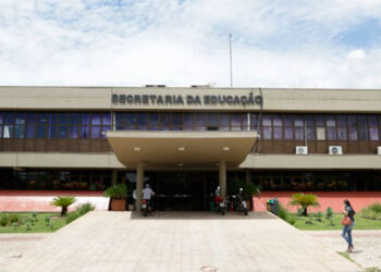 Governo do Tocantins entrega notebooks do PROFE Digital para os profissionais da Superintendência Regional de Educação de Gurupi