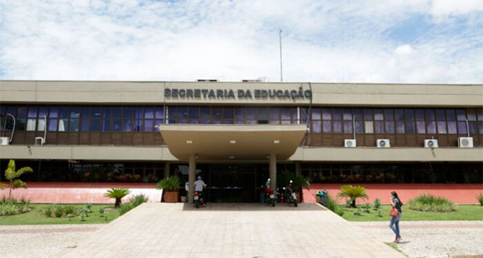 Governo do Tocantins entrega notebooks do PROFE Digital para os profissionais da Superintendência Regional de Educação de Gurupi
