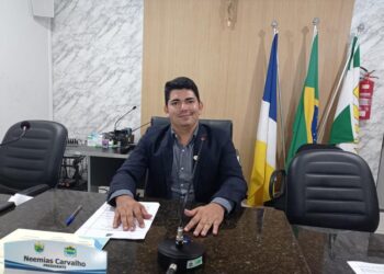 Em Lajeado vereador Neemias reivindica ponto de ônibus