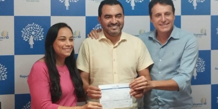 Prefeita de Miracema Camila Fernandes se filia ao Republicanos