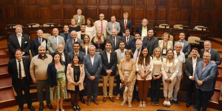 A UPM realiza Assembleia Geral Conjunta do Bloco Argentino em Mendonza