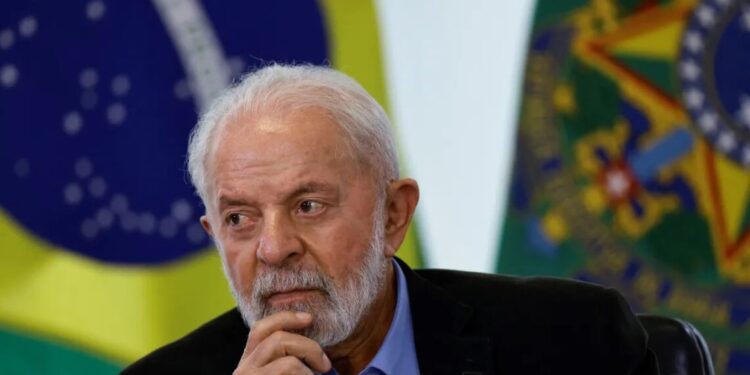 Com popularidade em queda, Lula chama marqueteiro de 2022 para discutir comunicação