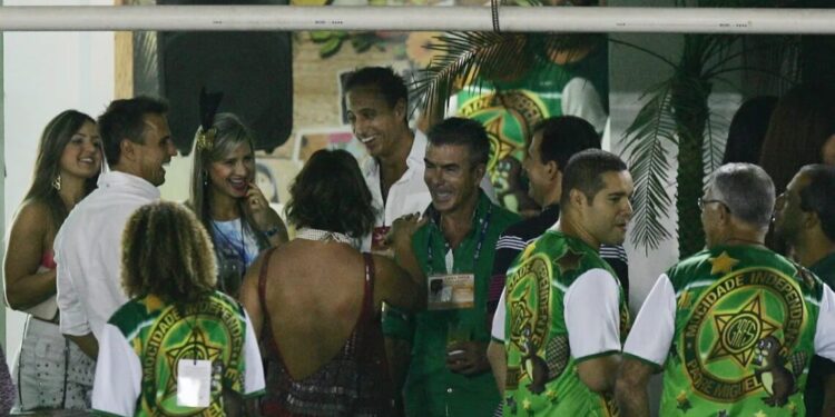 RJ: 19 PMs e um policial penal são alvos de operação por ligação com bicheiro Rogério de Andrade
