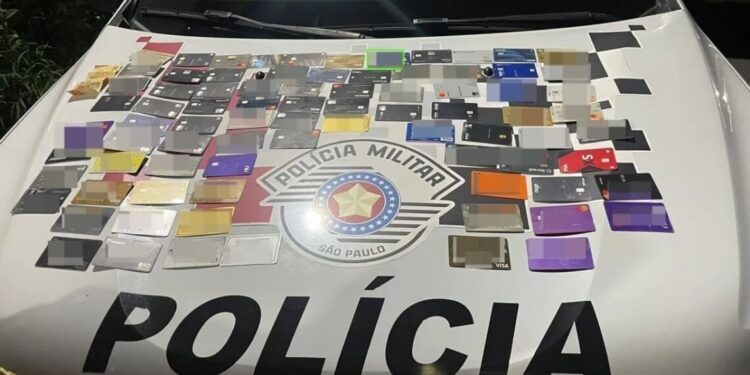 Adolescente furta 82 cartões bancários no Lollapalooza e acaba preso em São Paulo