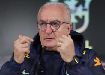 Dorival Júnior concedeu entrevista coletiva na véspera do jogo contra a Espanha Flickr/CBF