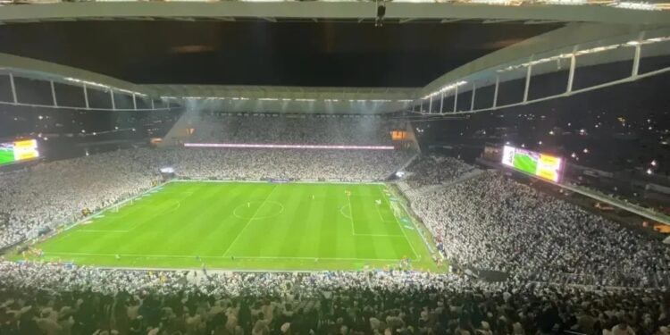 Santos bate recorde de público de estádio do Corinthians na temporada