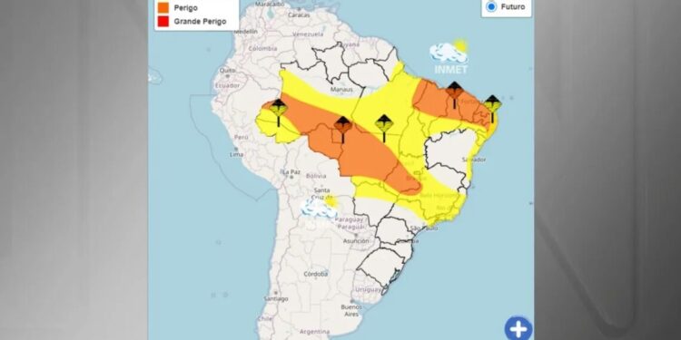 Sete estados do Nordeste têm alerta de perigo para chuvas no início do feriado de Páscoa