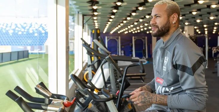 Neymar volta ao Brasil e vai a Belo Horizonte; saiba o motivo