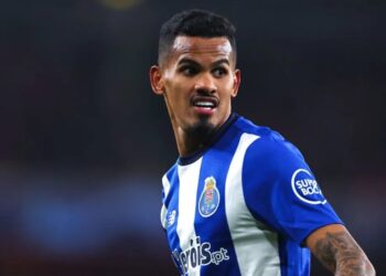 Galeno em ação na partida do Porto contra o Arsenal, pela Champions League Robbie Jay Barratt - AMA/Getty Images